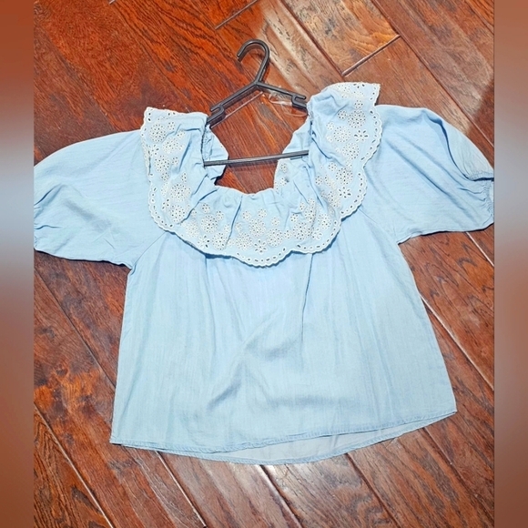 Time and Tru Denim Woman's  Embroidered Size M Blouse - Picture 1 of 5
